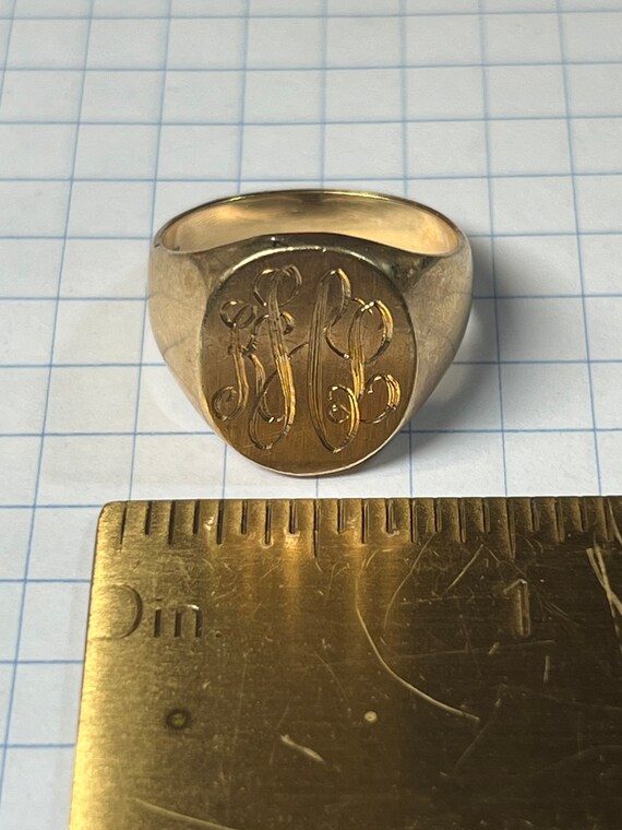 Wonderful Vintage Signet Ring 14k Gold size 11 - image 3