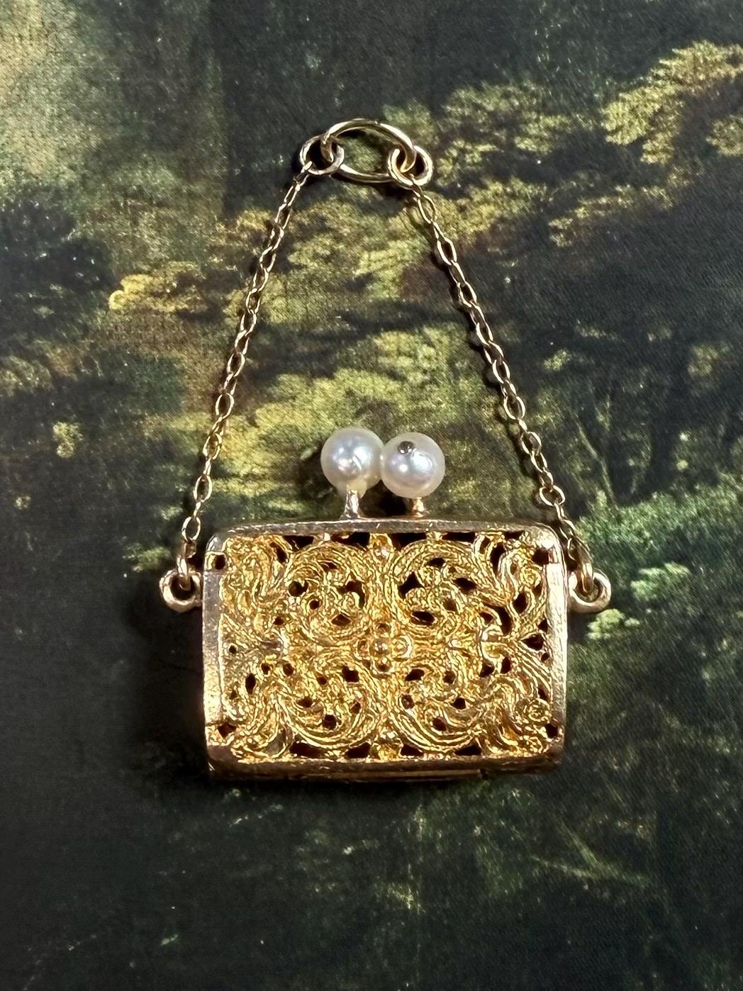 Dankner Living Charms