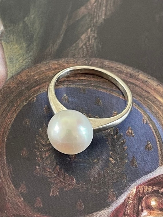 Gleaming Pearl Solitaire 14k Ring