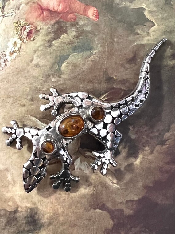 Vintage Lizard in Sterling Silver with Amber