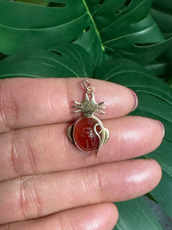 Vintage scarab charm pendant - Gem