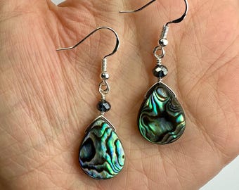 Abalone Tropfen + kleine Tschechische Glasohrringe | Pua Shell Ohrringe, Edelstein tropfenförmige Perlen, silberfarbene Oberflächen