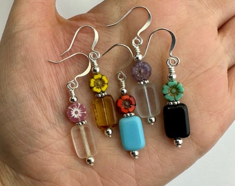 Wähle deine Farbkombi! Böhmisches Glasrechteck + Gänseblümchenohrringe | Tabelle Glasperle, Boho Art-Tropfen-Ohrring, Silber-Ton-Finish