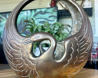 Maceta vintage de latón con forma de cisne, estilo Hollywood Regency, de latón macizo.