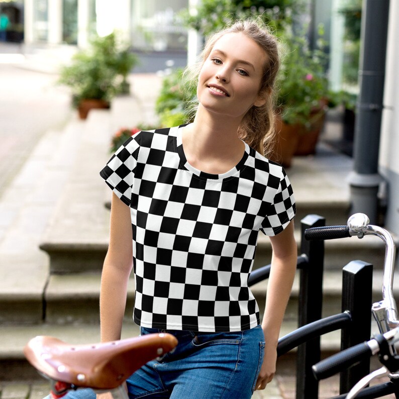 Checkered Black /& White Checkers Crop Top Athleisure Workout T-Shirt Regular to Plus Size