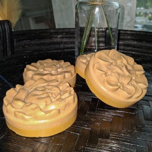 Oatmeal & Manuka Honey Handmade Natural Bar Soap