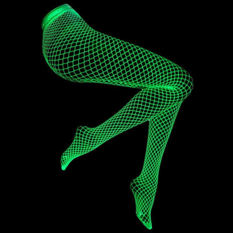 Uv reactive glowing fishnet tights for amazing rave Outfit ideas