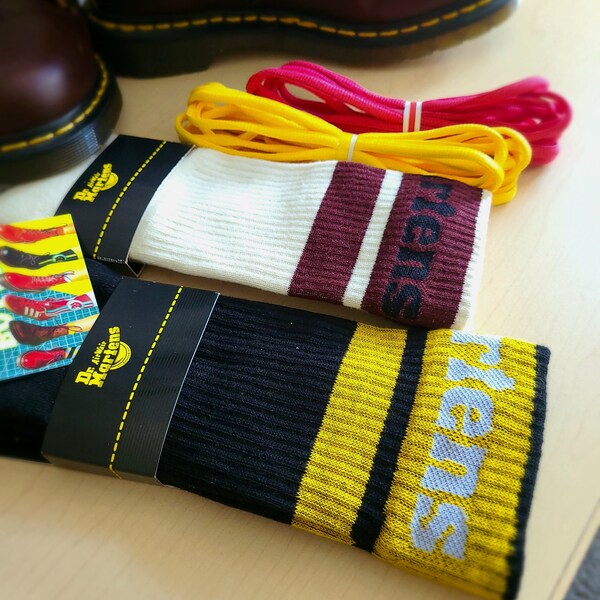 3 piece set Dr Martens Logo socks + boots laces, doc martens airwair crew athletic socks, Punk accesories, Unisex socks