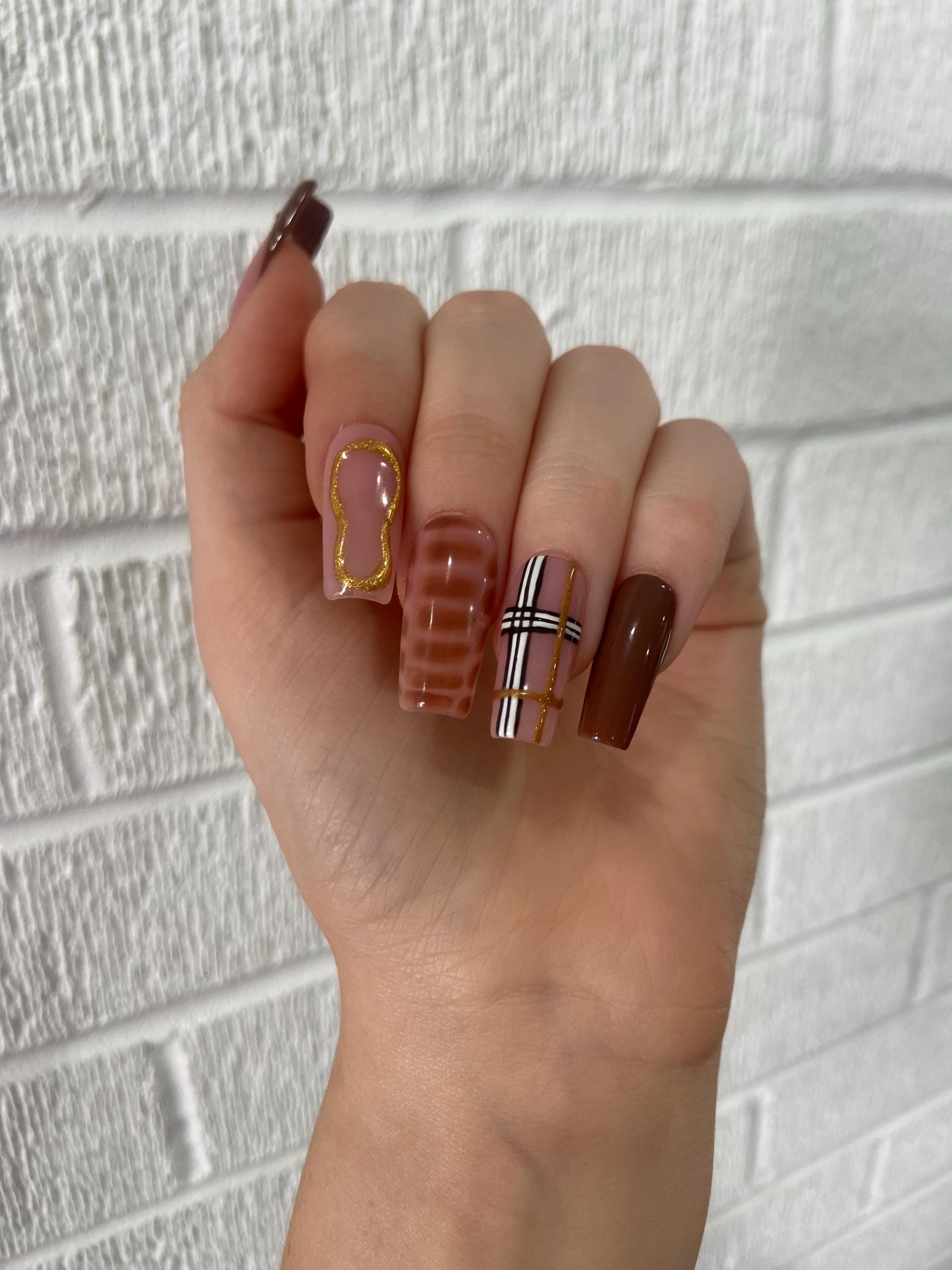 brown dress nails What Nail Colors Match a Brown Dress?