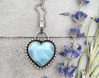 Colgante de corazón de larimar hecho a mano: collar de plata de ley 925