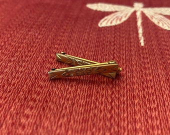 Antique Gold Tone Fancy Victorian Era Ladies Bar Pin Jewelry Engraved dr69