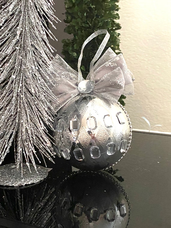 Silver christmas beads best sale