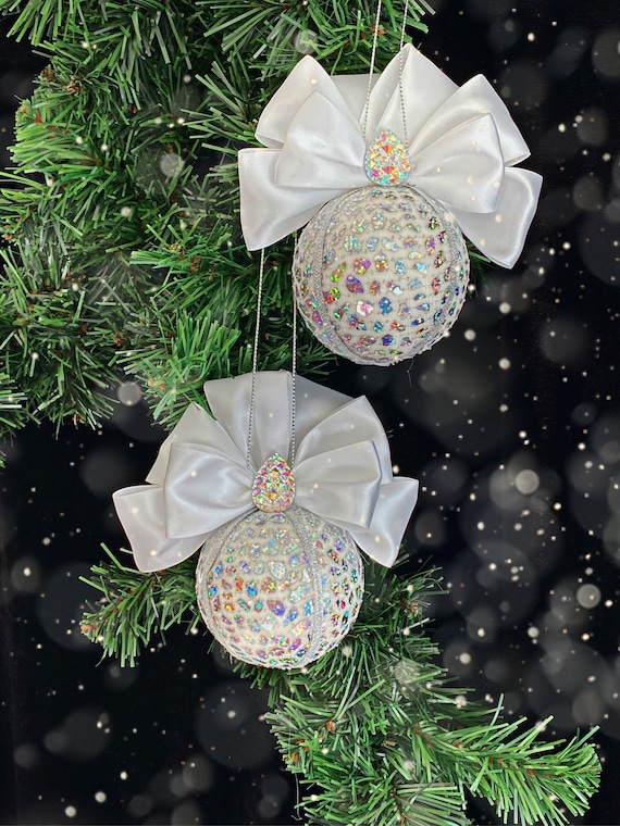 White Iridescent Christmas Bauble, White Tree Decoration, White Holiday  Decor, White Bow Iridescent Tree Ornament, White Holiday Decor 
