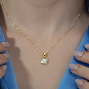 Sterling Silber Quadrat Form Opal Halsketten, 14K Gold White Opal Anhänger, Birthstone Schmuck, Geburtstagsgeschenk für sie, Geschenk für Weihnachten