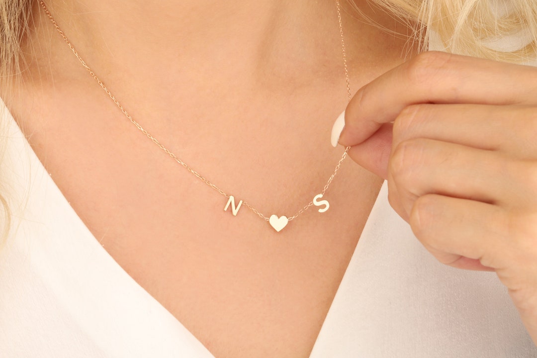 Necklace with initials and heart discount