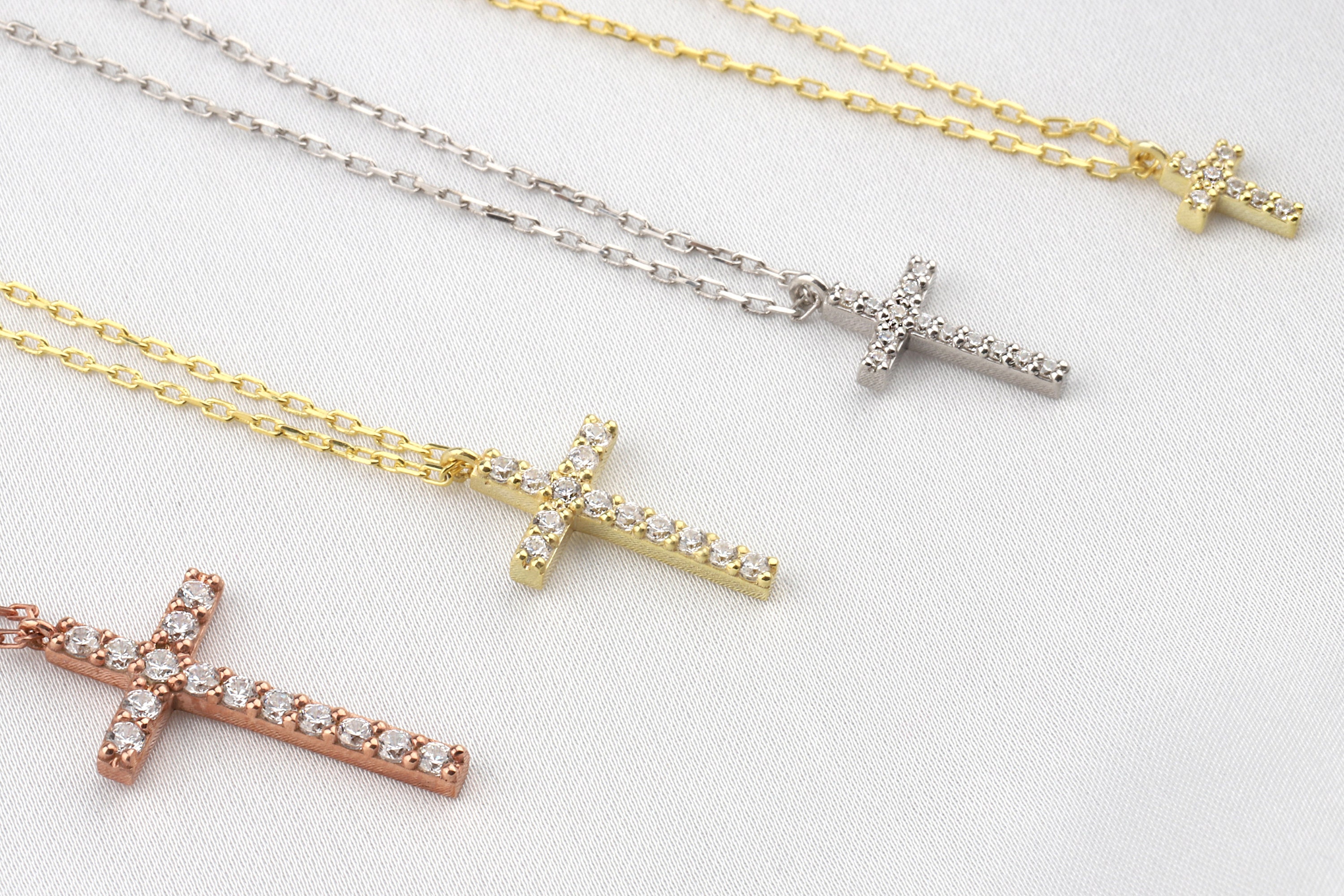 Una Collana Con Il Crocifisso Collana crocifisso collana croce di diamante Zircon collana | Etsy