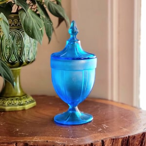 Early Fenton stretch glass Celeste Blue Colonial bon bon covered dish, blue stretch glass, Celeste Blue glass, vintage Fenton bonbon dish