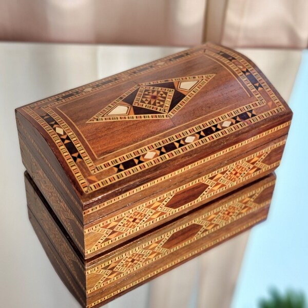 Al-Afghani marquetry inlay hinged wood trinket box, marquetry, marquetry box, wooden jewelry box, syrian mosaic, velvet lined box