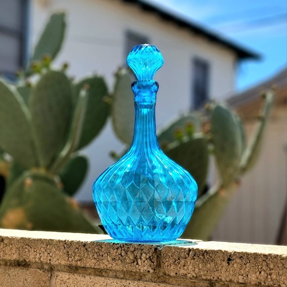 Empoli Italy Peacock Blue Fluted Diamond Glass Genie Bottle Decanter, Blue Genie  Bottle, Vintage Empoli Decanter, Empoli Genie Bottle 