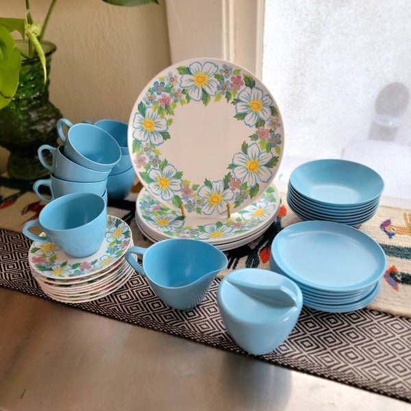 Floral melamine dinnerware, melamine dishes, vintage melamine, melamine bowls, melamine plate, glamping, vintage camping, vintage picnic