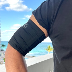 Immer berühmte BLACK Sport Armband für alle Handys / ideal für Laufen, Fitness, Fitness-Studio Workouts, Konzerte und Reisen