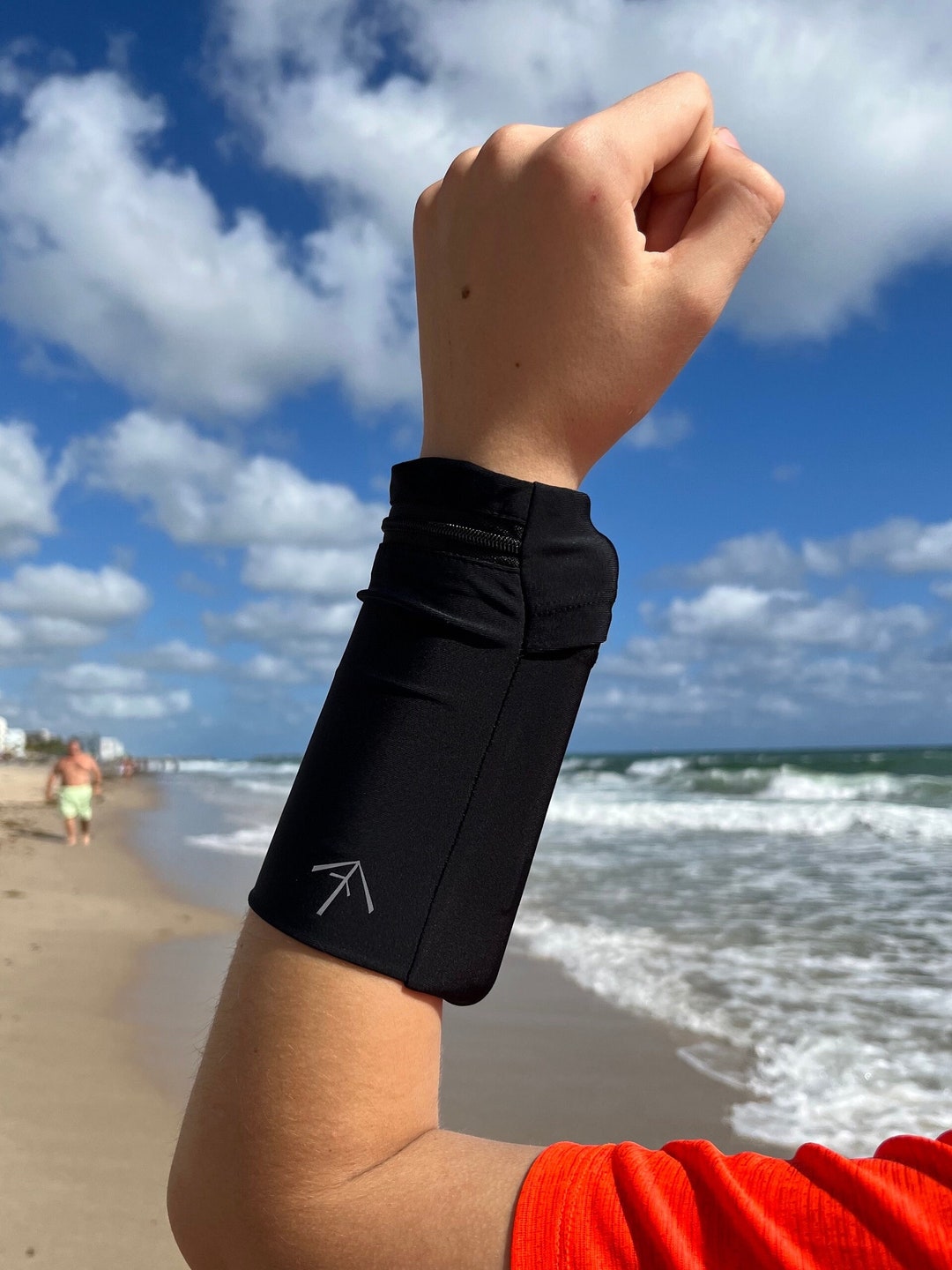 Always Famous BLACK 2 Pocket Sport Wrist Wallet/ Phone Holder, Accessories and Jewelry Holder