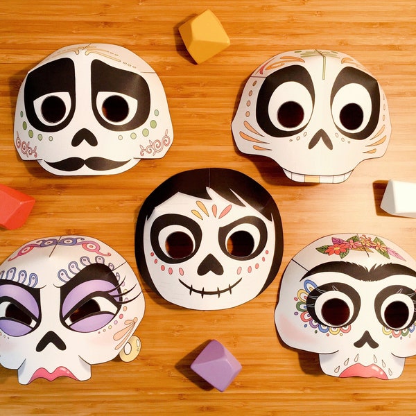 Máscaras para Colorear > 5 Máscaras de Calaveras Imprimibles, 5 Máscaras de Calaveras en Blanco y Negro para colorear (Coco)