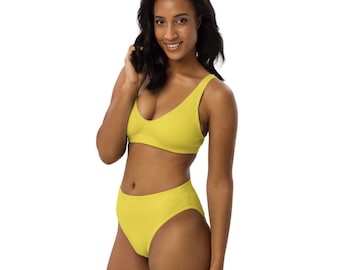 Gelber Bikini mit hoher Taille