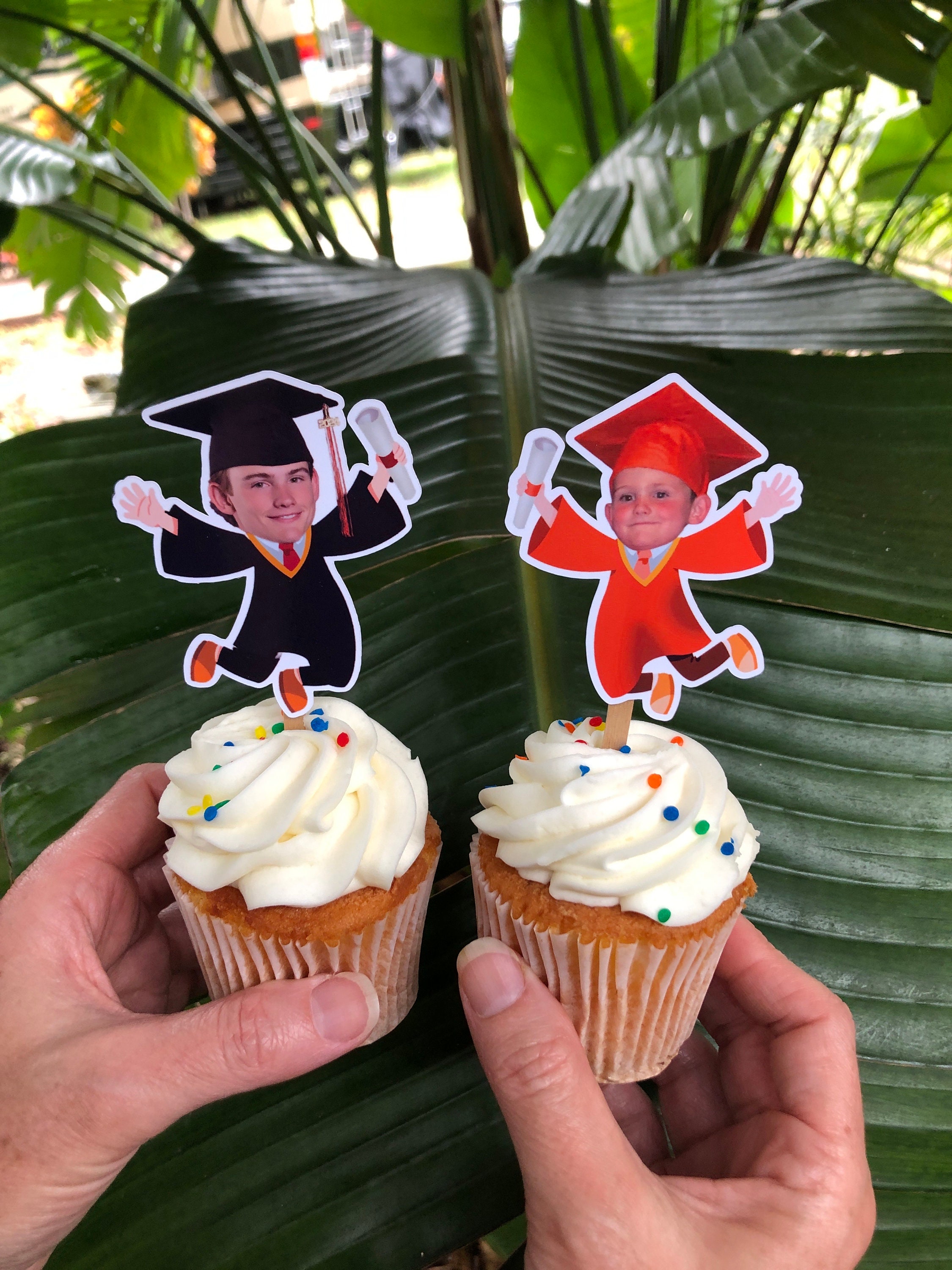 30 Stück Congrats Grad 2023 Cupcake Topper – Glitzer Dekoration Für Abschlussfeiern, Rot