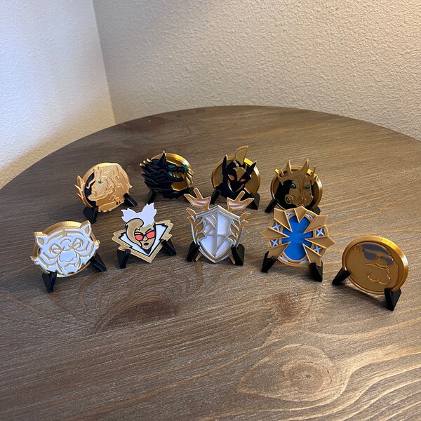 Fort Medallions 9 Pack Zeus Cerberus Ares Hades Peter Nisha Montague Valeria Oscar With display stands