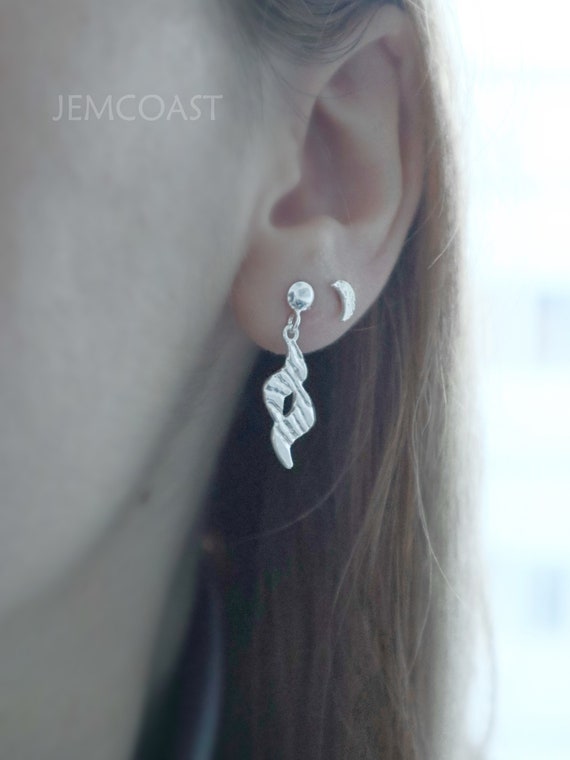 SMALL ART DECO Earrings • Delicate Glowing Formal Pattern Earrings