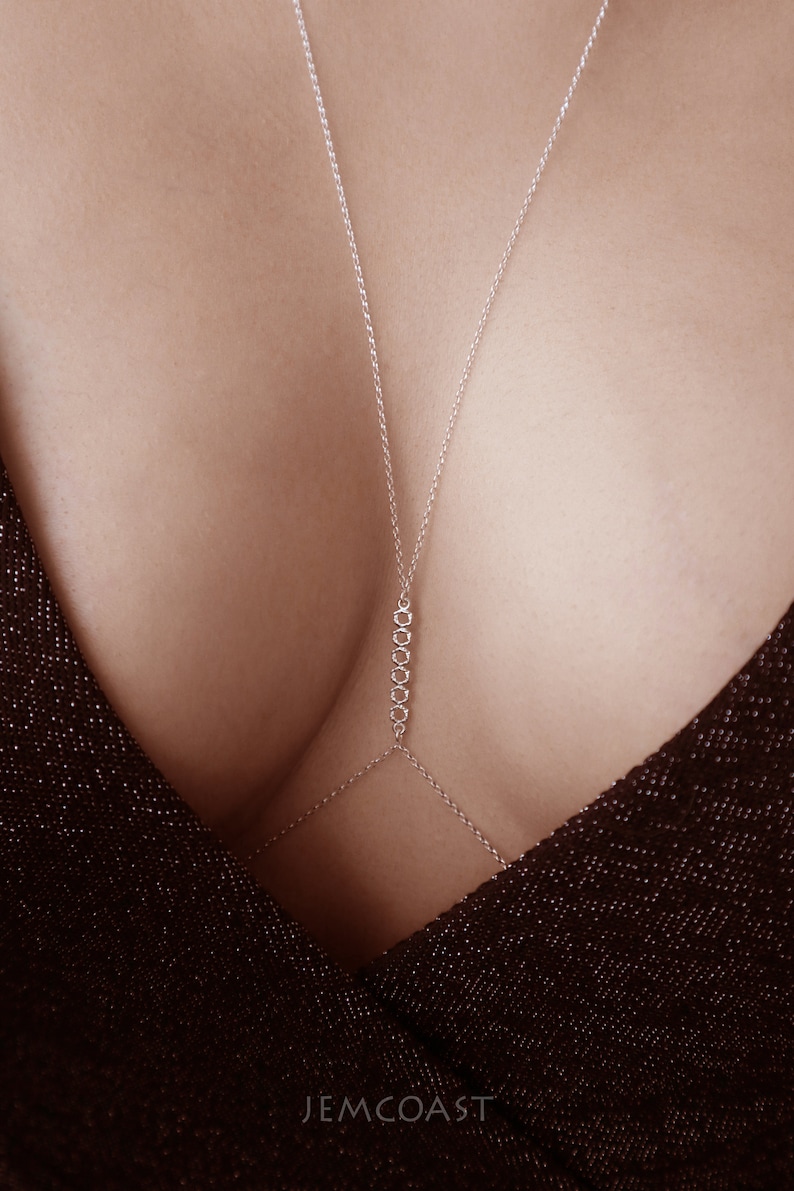 A model wearing a  sterling silver chain - close picture. 
Long Dainty BODY CHAIN NECKLACE 925 Sterling Silver for women • Layering body Chain, Bralette Chain• Minimalist Delicate bikini body jewelry