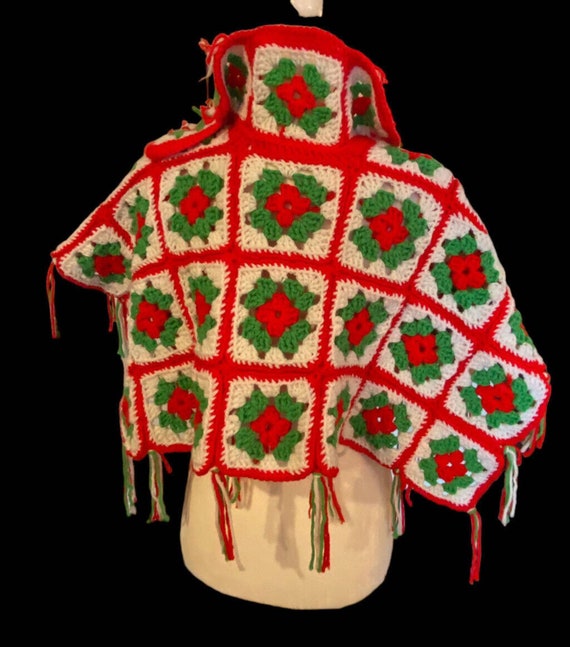 Vintage Christmas Shawl Wrap Crocheted Fringe Mrs… - image 4