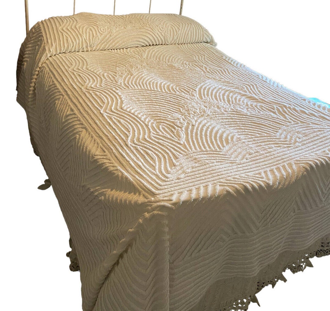 Vintage Plush Chenille Bedspread White Scalloped Double 106 X Etsy