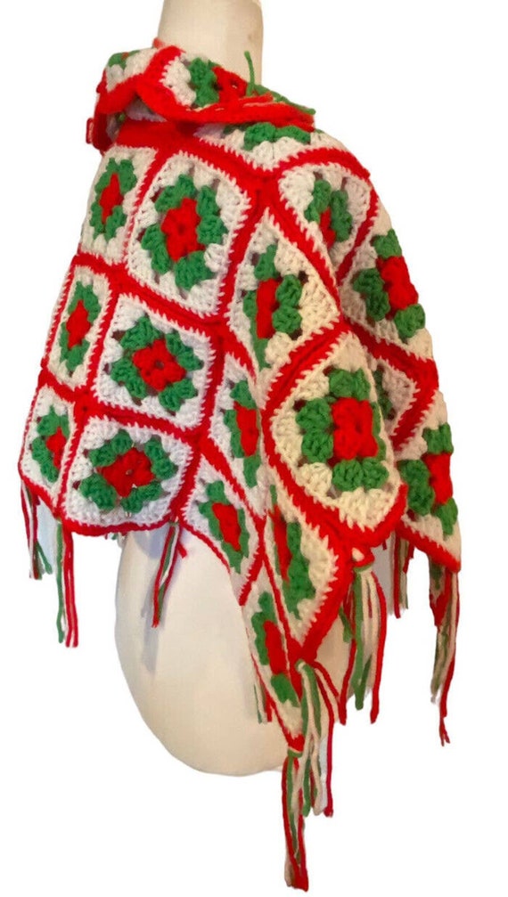 Vintage Christmas Shawl Wrap Crocheted Fringe Mrs… - image 2