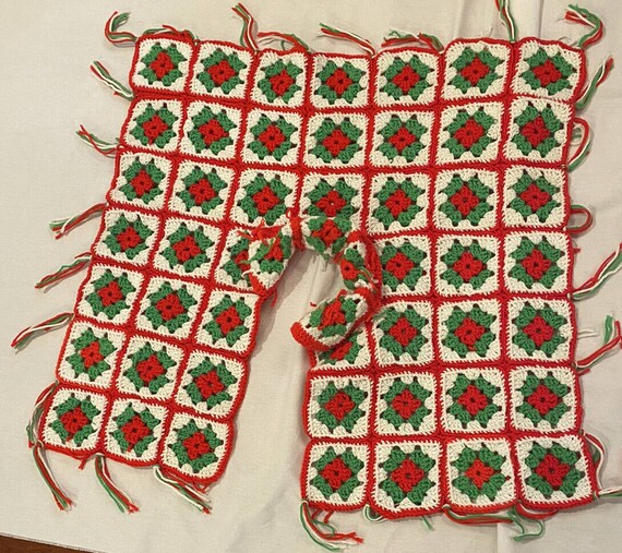 Vintage Christmas Shawl Wrap Crocheted Fringe Mrs… - image 10
