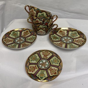 Signed IMARI Japan 3 Dishes 4 Tea Cups Porcelain Asian Gold Orange Green