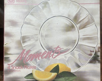 4 platos para ensalada Anchor Hocking Moments de 9&quot; de vidrio transparente para almuerzo y postre festoneados