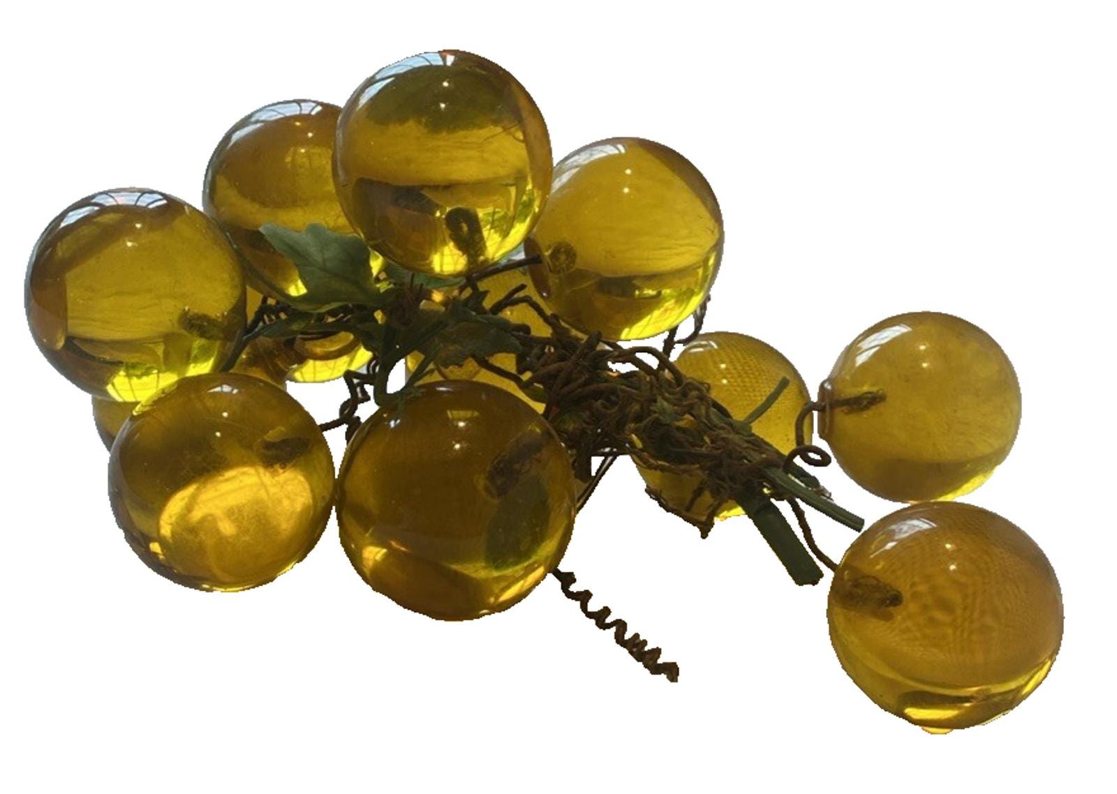 ルーサイトアクリル製グレープクラスターアンバーとヴィンテージ1960