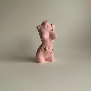 既製の5インチ女性彫刻（ストーマバッグ付き）