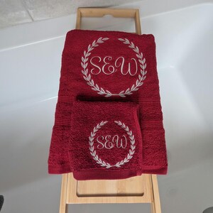 Personalised bath towel and face cloth set / Embroidered Towel / luxury towel / towel with monogramme / bath towel / wedding role