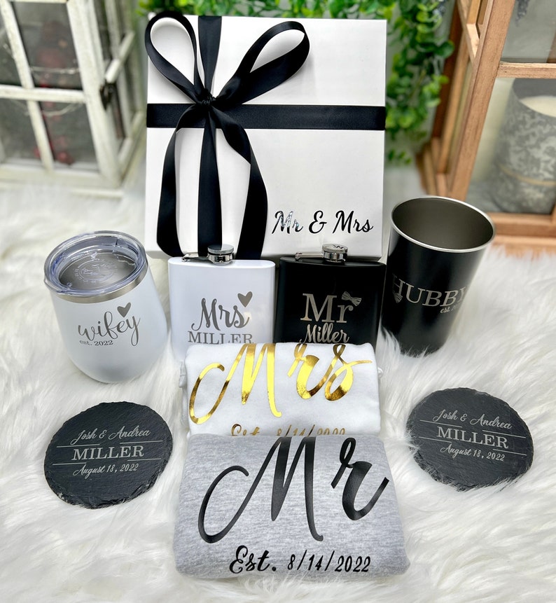 Engagement Gift for Couple, Engagement Gift Set, Newlywed Gift, His and Hers Gift, Anniversary Gift for Couple, Personalized Couple Gift Bild 1