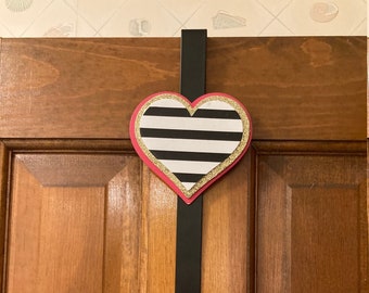 Heart Wreath Hanger, BLACK Wreath Hanger, Wreath Hook for Front Door, Wreath Hook, 15 inch Wreath Hanger, Black Hanger Over the Door