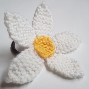 Knitted Daisy - PDF Daisy Knitting Pattern