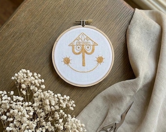 Esfera de reloj "It's a Small World" Bordado en bastidor • Artículo hecho a mano • Decoración del hogar •