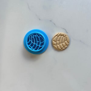 136 - Round Concha Clay Cutter