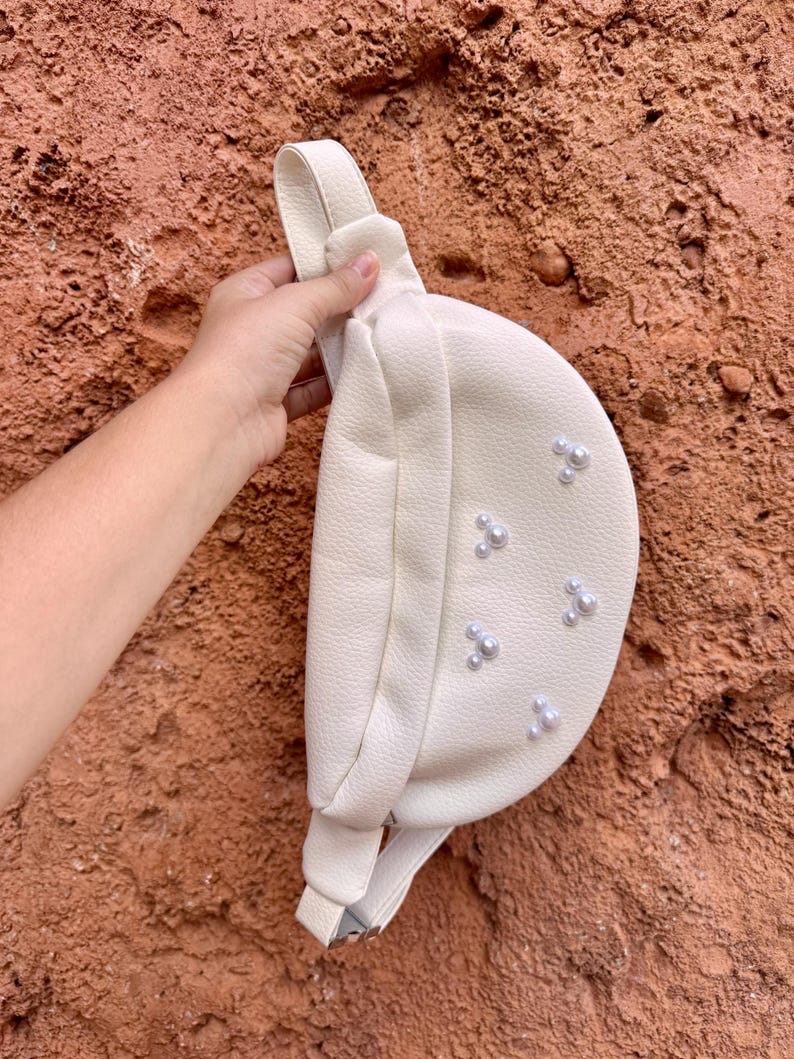 Mickey Pearl Fanny Pack Textured White