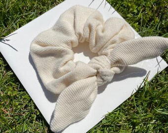 XXIvory Thermal Knit // HANDMADE Hair Scrunchie with REMOVABLE bow