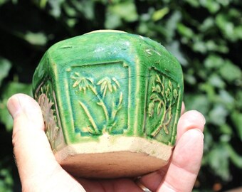 ヴィンテージvintage中国陶器 緑色 陶器 (年数経過品) アンティーク中国製緑釉陶器花瓶（1900-1940年） - Etsy 日本