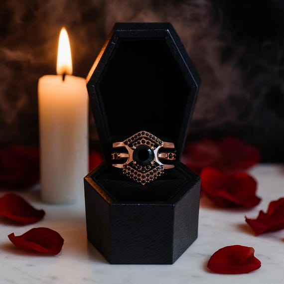 Full Moon Moissanite Gothic Ring Set – 14k Gold Celestial Wedding Jewelry
